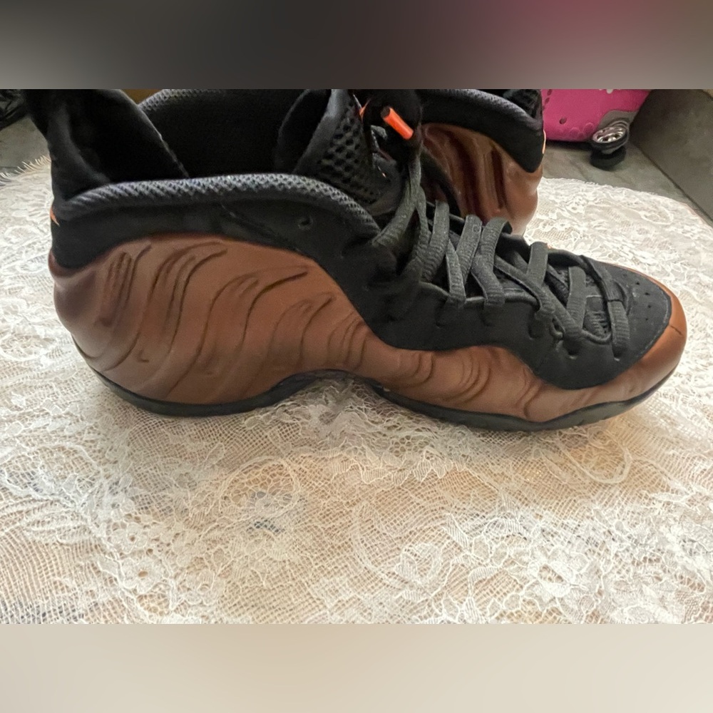 Nike Foamposite Black & Orange Men’s Size 8.5 - Picture 7 of 10